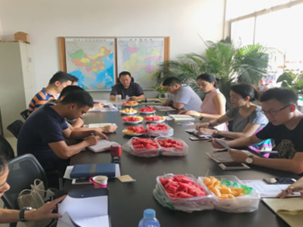 奮勇前行—湘江智慧召開2017年年度市場重點(diǎn)工作會(huì)議